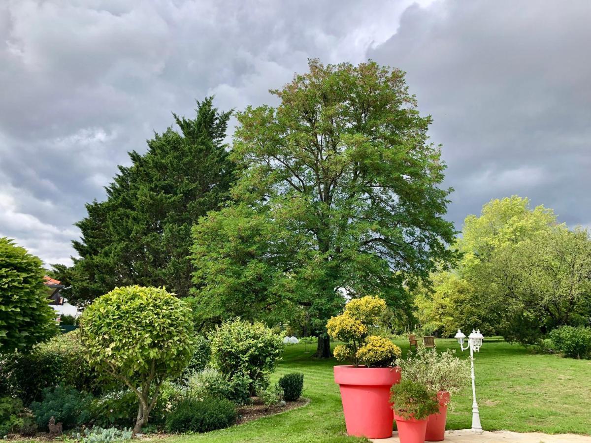 Le Jardin De Fresnes Bed & Breakfast Exterior foto